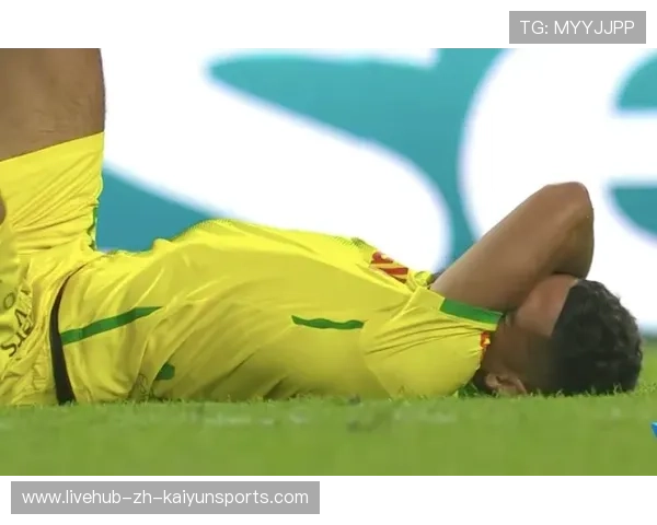 法甲门将世界波式乌龙！全场哗然